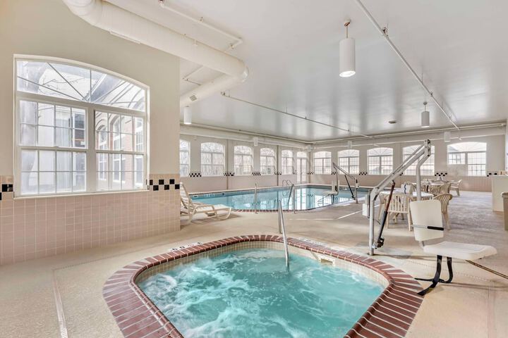 Hotel with Pool