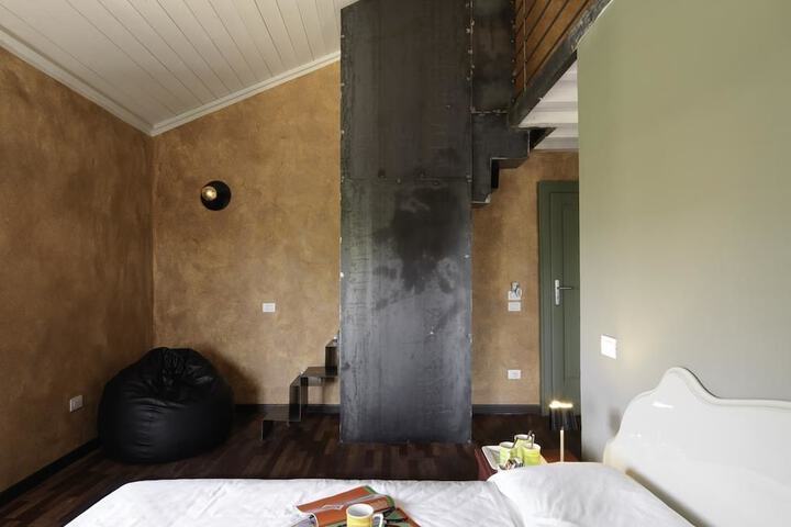 Room 12 of 52