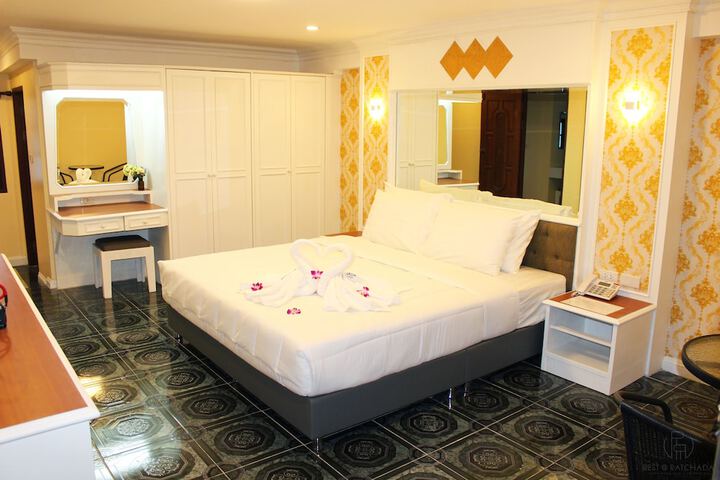Room 21 of 54