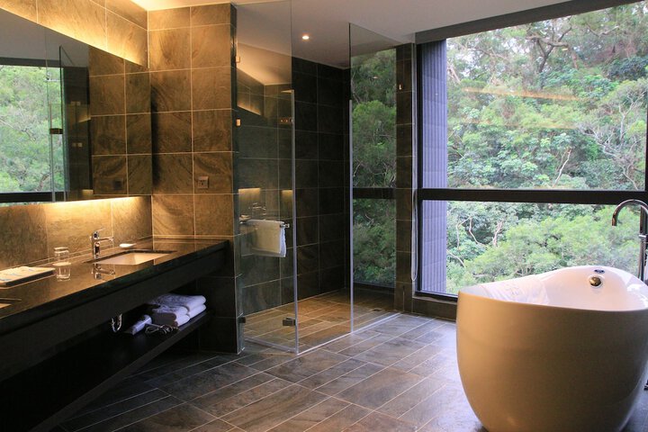 Room 42 of 65