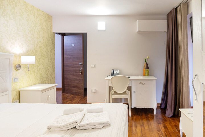 Room 5 of 47