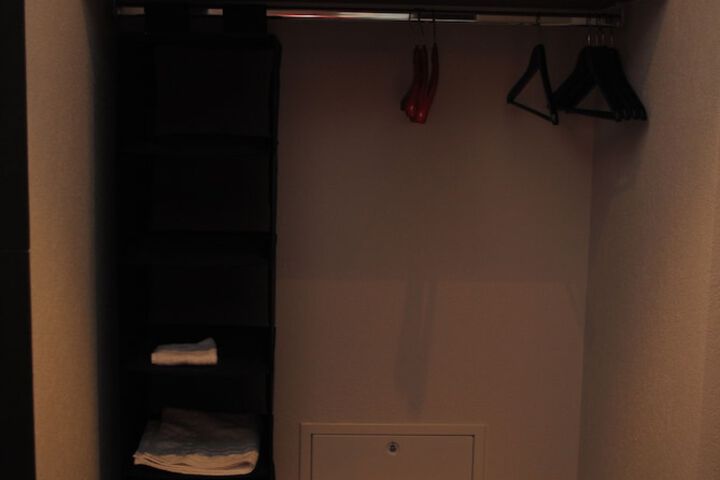 Room 37 of 77