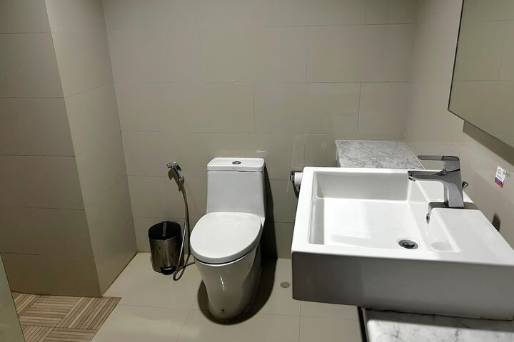 Room 17 of 28