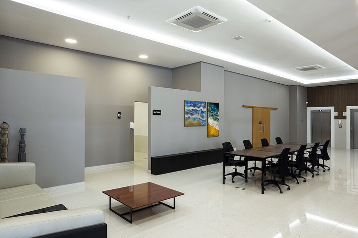 Business Center 60 of 70