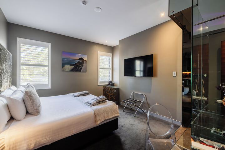 Room 17 of 56
