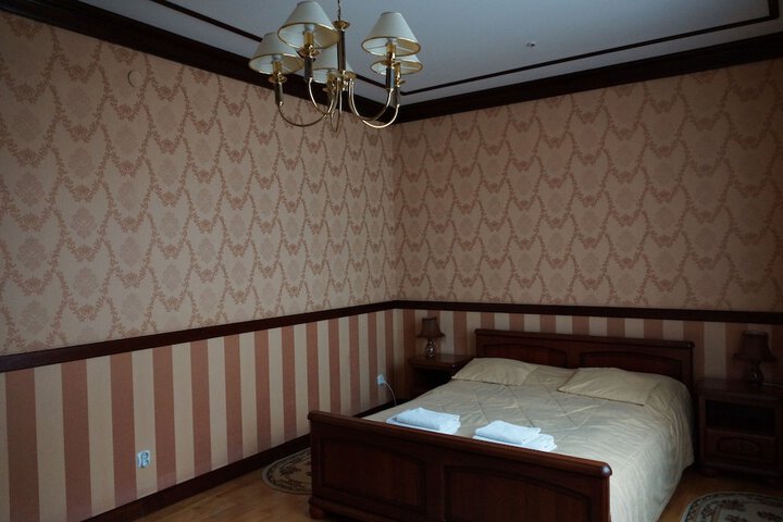 Room 4 of 40