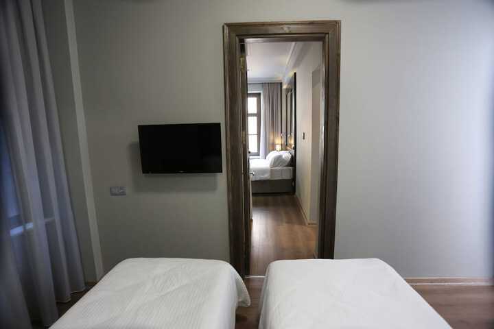 Room 25 of 93