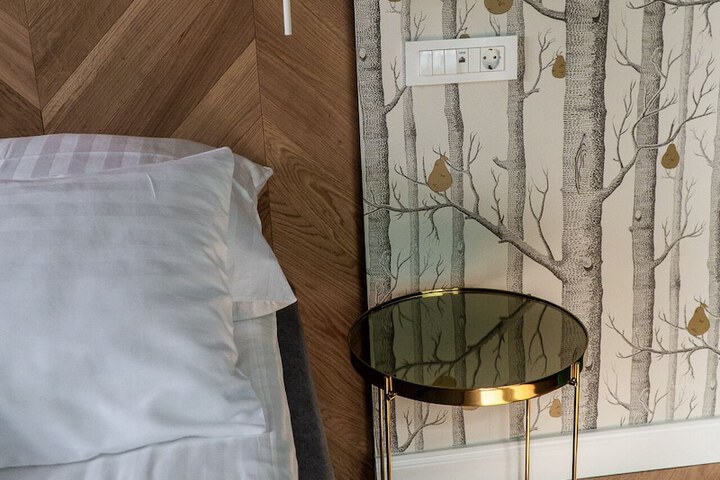 Room 8 of 37
