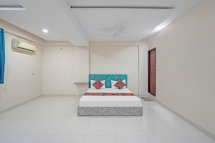 Room 10 of 20