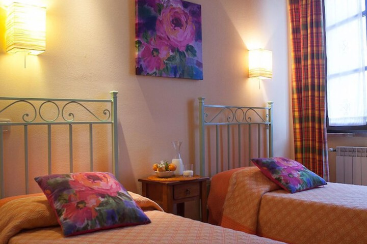 Room 35 of 157