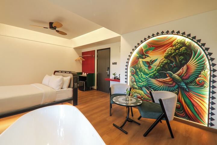 Room 10 of 102
