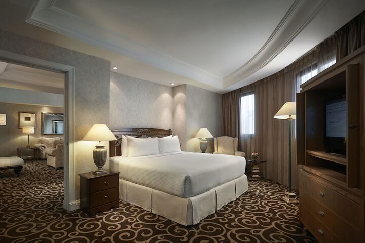 Room 15 of 49