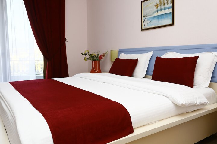 Room 4 of 26