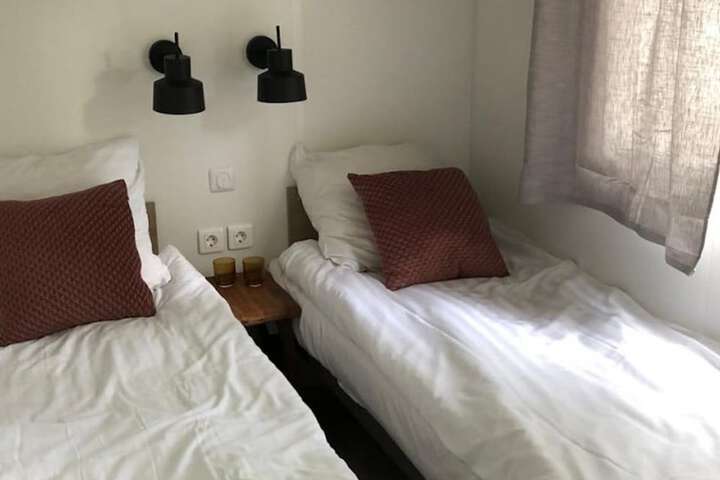 Room 3 of 34