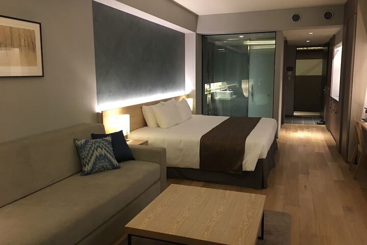 Room 10 of 176