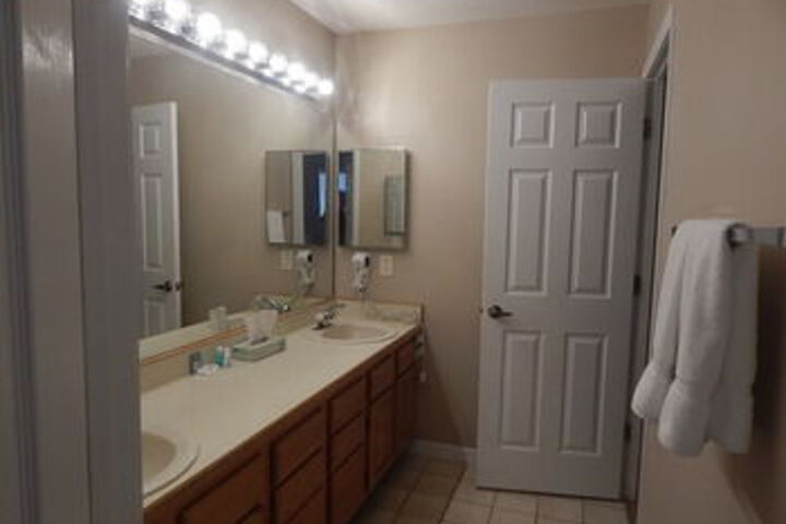 Room 26 of 139