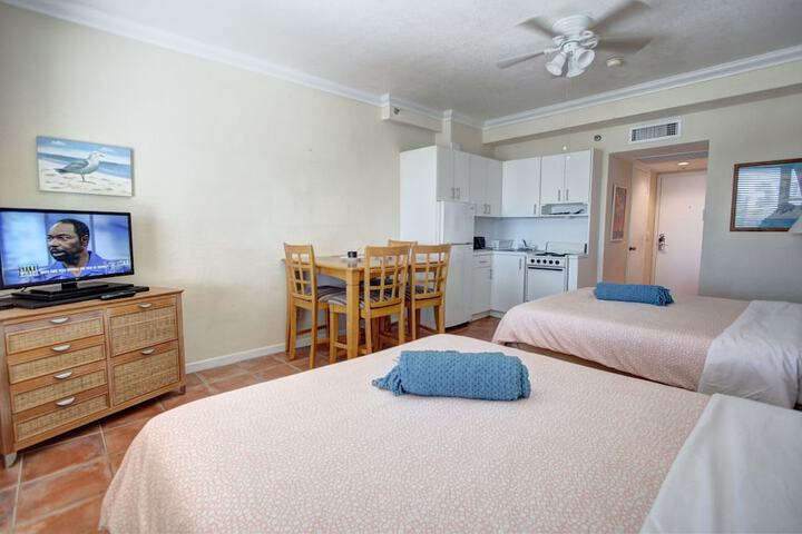 Room 4 of 244