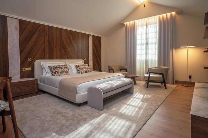 Room 18 of 48