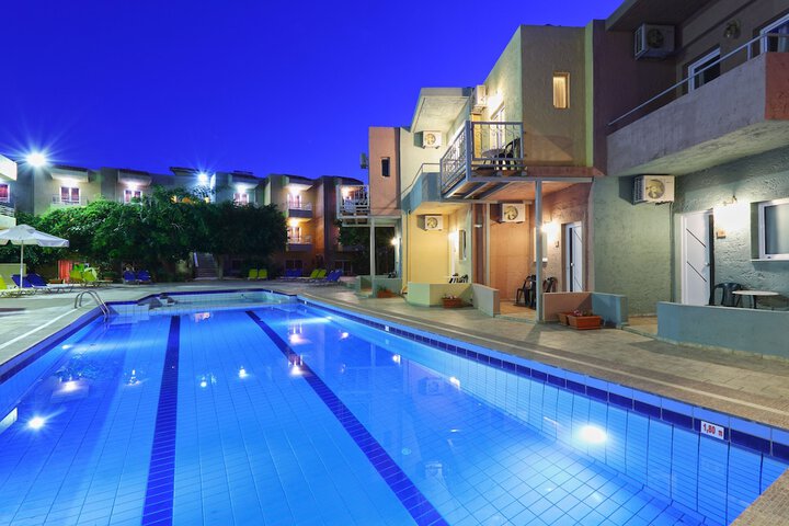 Pool 14 of 26