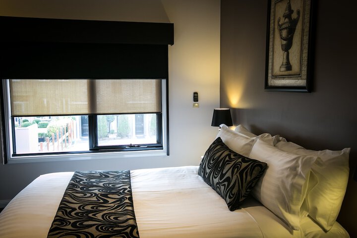 Room 8 of 37