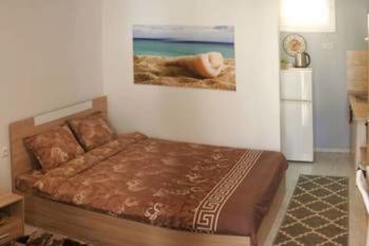 Room 7 of 12