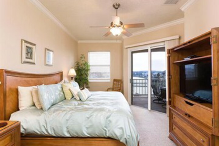 Room 43 of 46