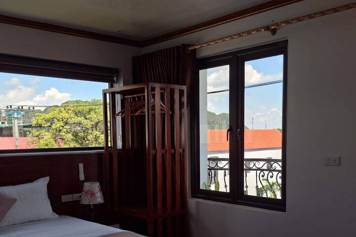 Room 4 of 29