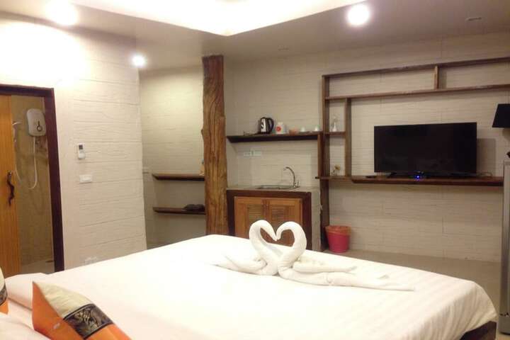 Room 8 of 34
