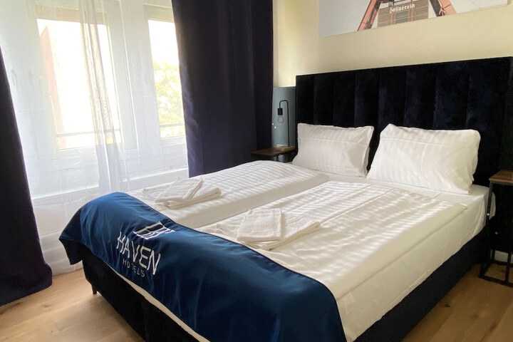 Room 16 of 25