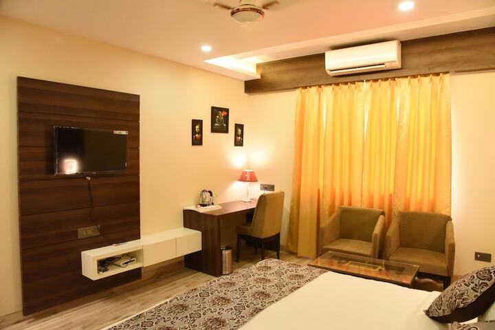 Room 21 of 36