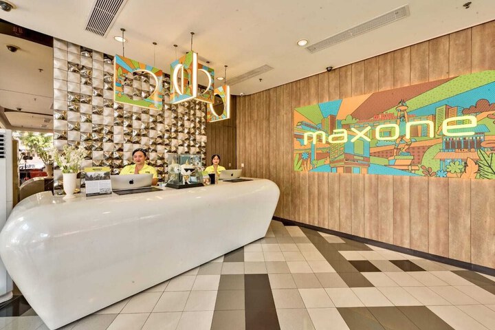 MaxOneHotels Premier Melawai