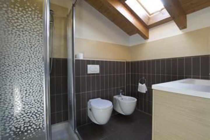 Room 10 of 74