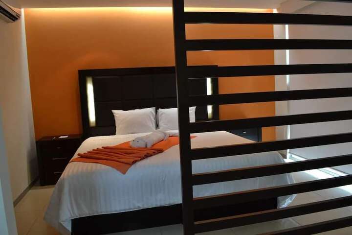 Room 7 of 27