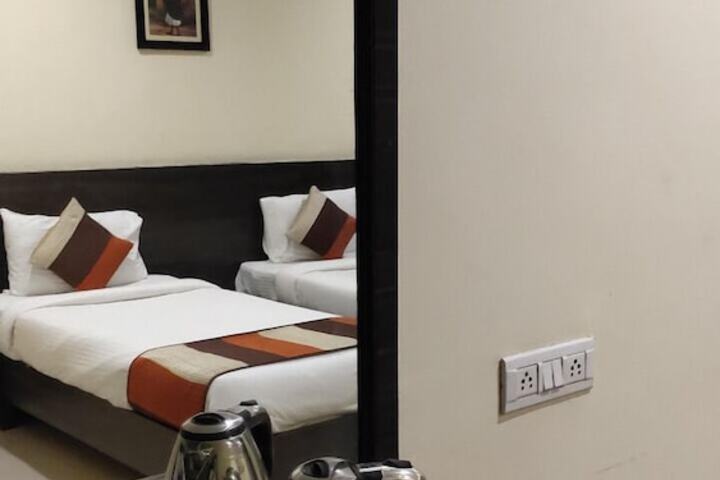 Room 16 of 37