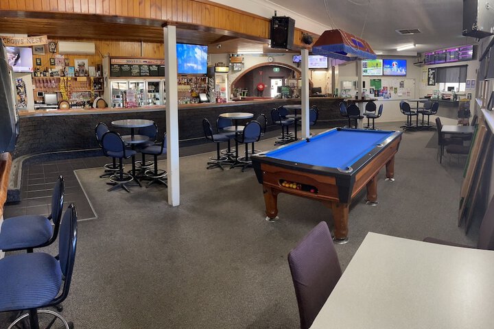 Lounge 19 of 22