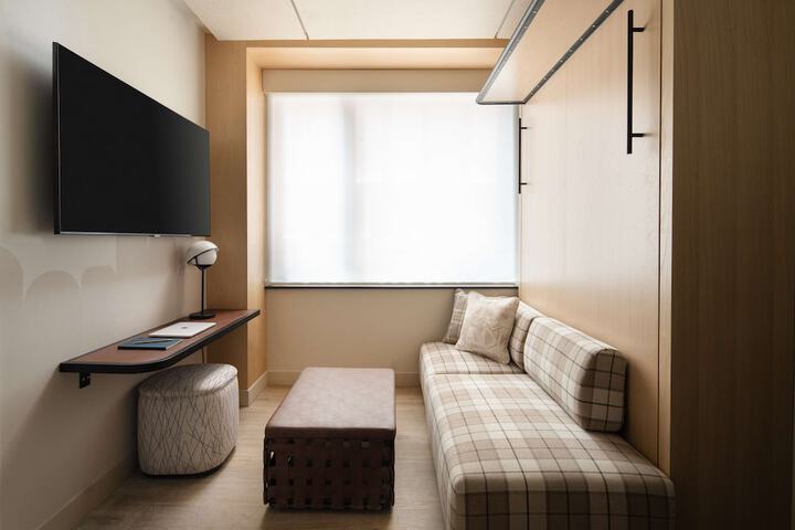Room 34 of 57