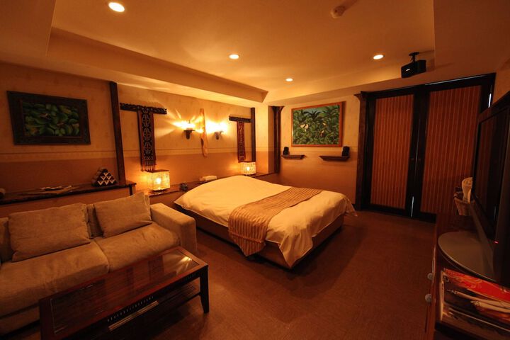 Room 5 of 14