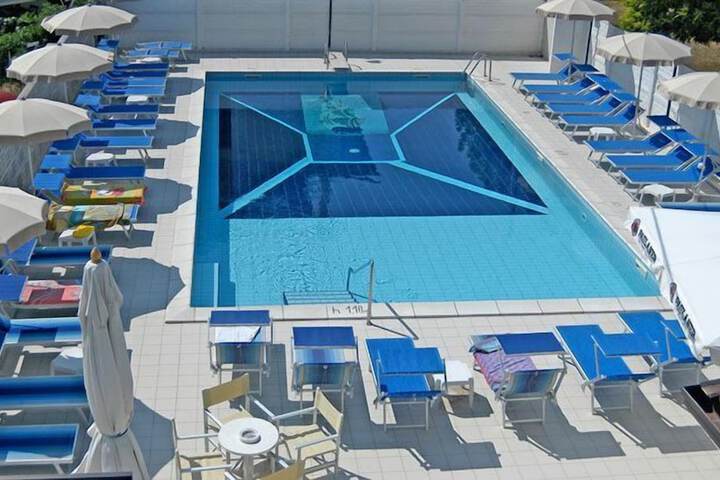 Pool 43 of 94