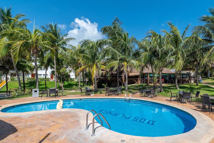 Hotel with Pool