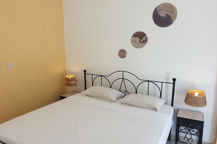 Room 7 of 104