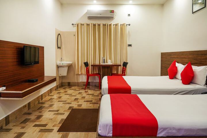 Room 8 of 34