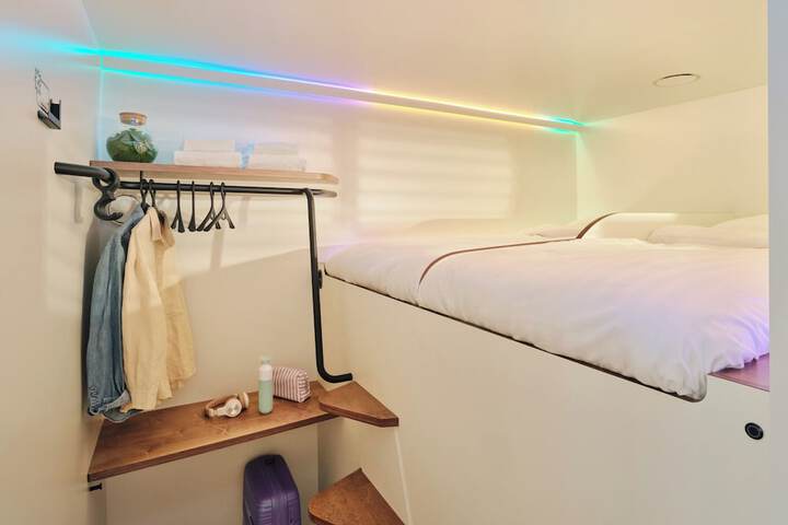 Room 19 of 34