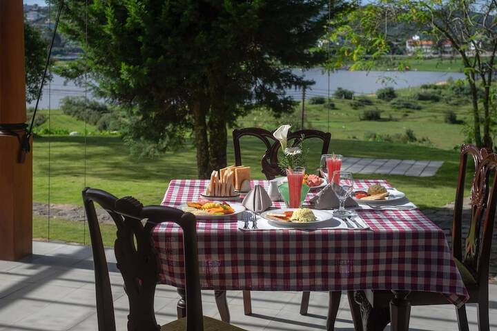 Breakfast/Coffee Service 48 of 61