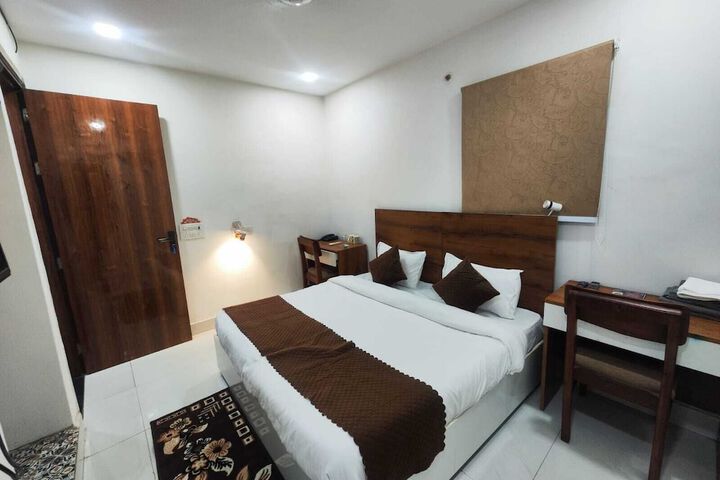 Room 50 of 75