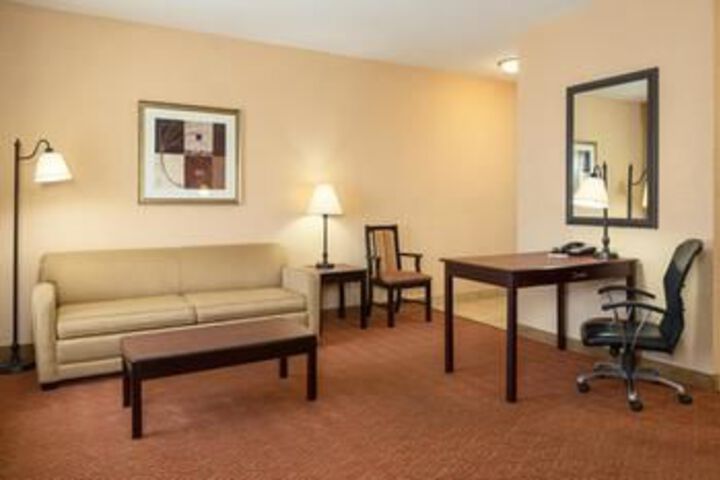 Room 27 of 35
