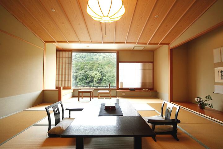 Room 7 of 46