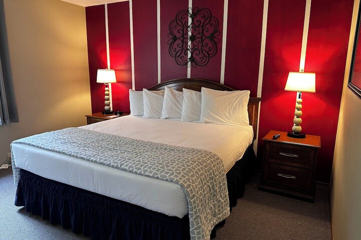 Room 81 of 390