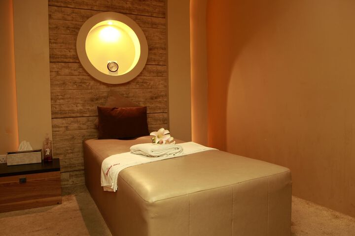Spa 18 of 33