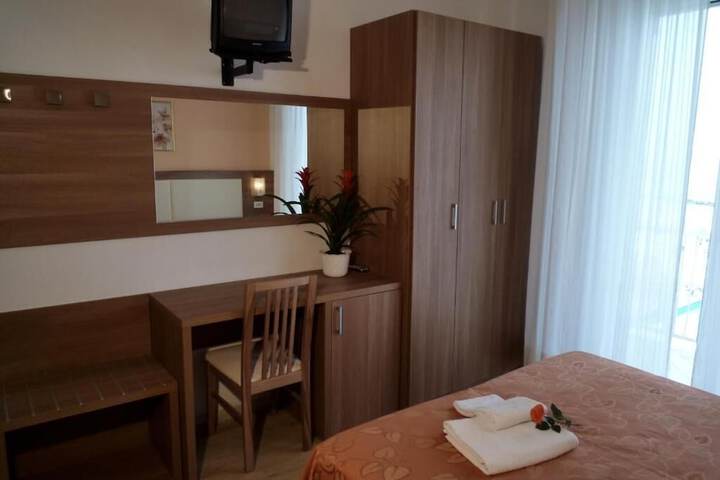 Room 6 of 55