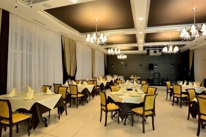 Gray Hotel & Restaurant